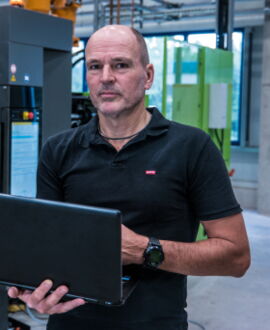 Ralf Cezanne, Ingenieur für Kunststofftechnik